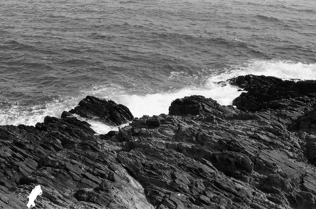 Waves on rocks